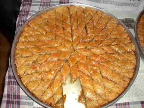 Yaprak Sarma ve Baklava Tatlısı » Geyve Medya "Geyve�nin Gür ve Hür Sesi"