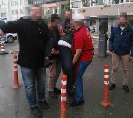 Geyve’de Bıçakla Yaralama
