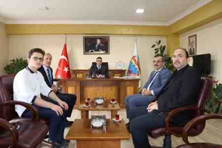 Kaymakam Memiş, Ezan Okuma İl Birincisini Ödüllendirdi.