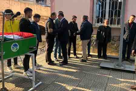 Küçük Elif 10 yaşında amansız hastalığa yenik düştü