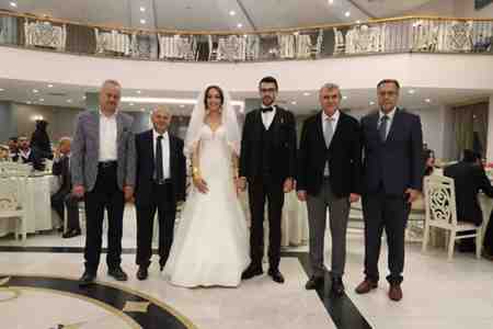 Eslim ile Mahmut Dünya Evine Girdi