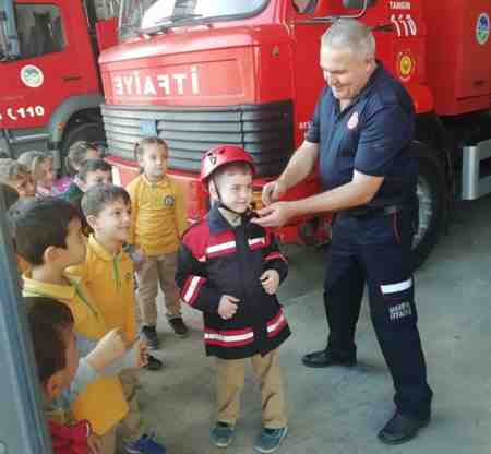 Miniklerden Afet Eğitimi Kapsamında İtfaiye Ziyareti