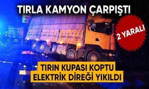 Pamukova’da TIR ile kamyon çarpıştı