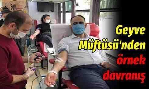 Geyve Müftüsü’nden örnek davranış!