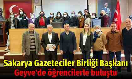 Sakarya Gazeteciler Birliği Başkanı Zeki Aydıntepe Geyve’de öğrencilerle buluştu